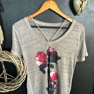 New without tags Lucky Brand Gray Floral Short Sleeve Top Small